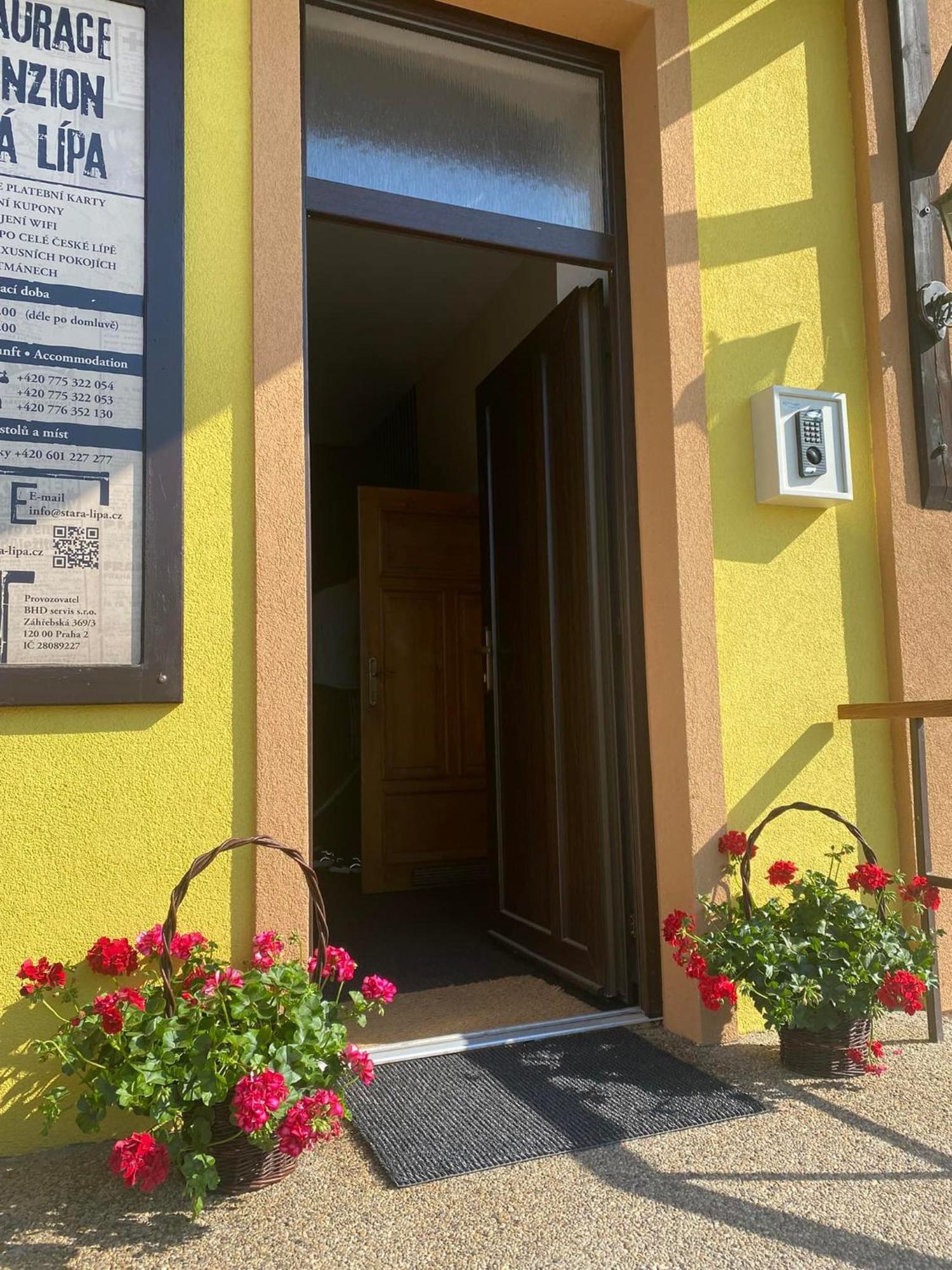 מלון Česká Lípa Restaurace Stara Lipa מראה חיצוני תמונה