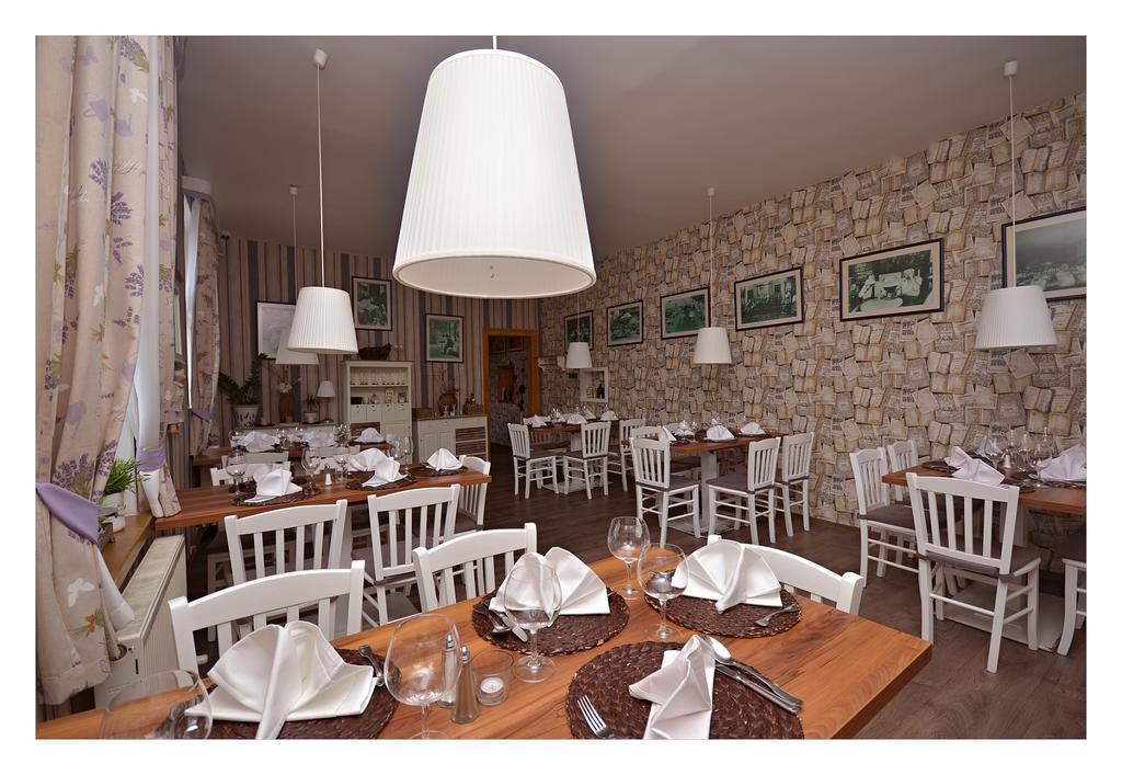 מלון Česká Lípa Restaurace Stara Lipa מראה חיצוני תמונה