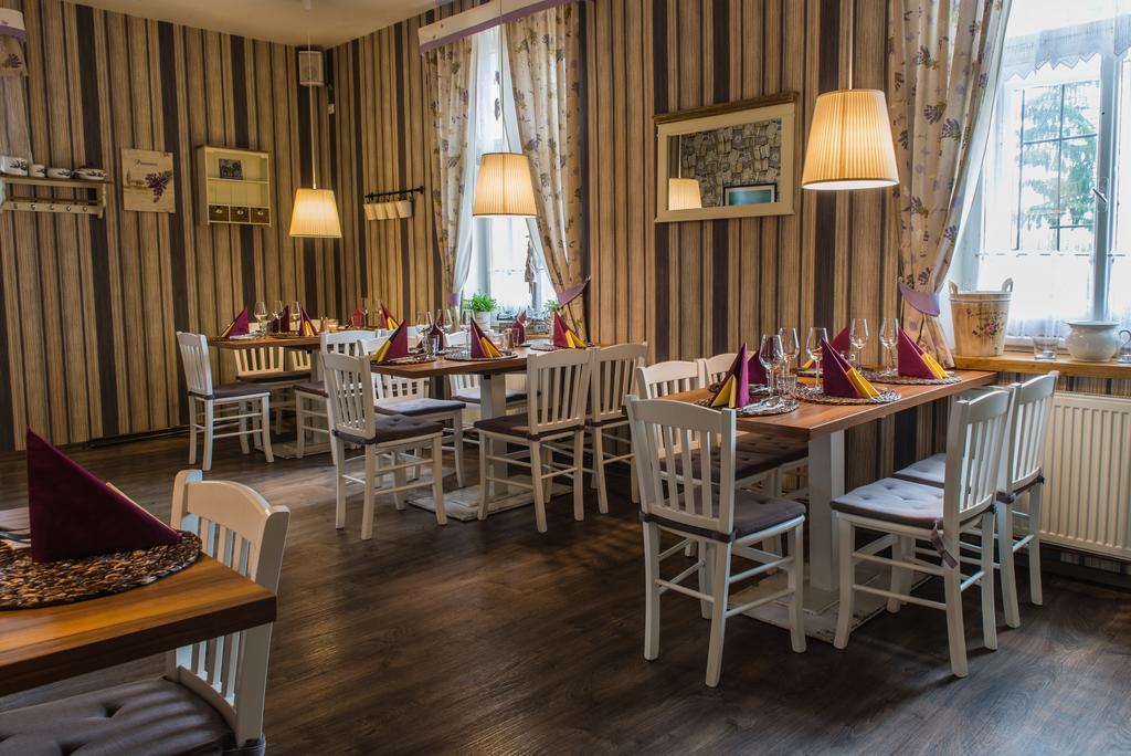 מלון Česká Lípa Restaurace Stara Lipa מראה חיצוני תמונה