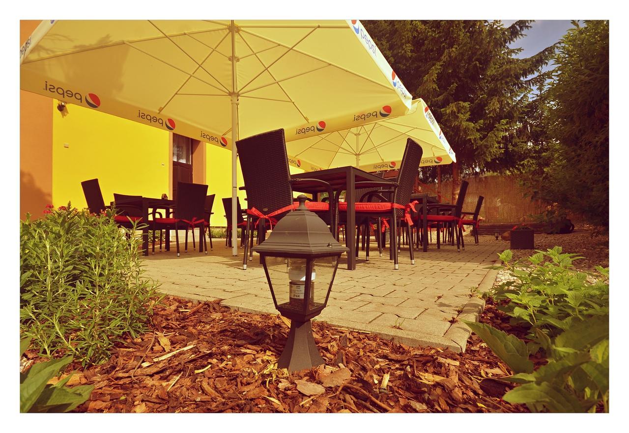 מלון Česká Lípa Restaurace Stara Lipa מראה חיצוני תמונה